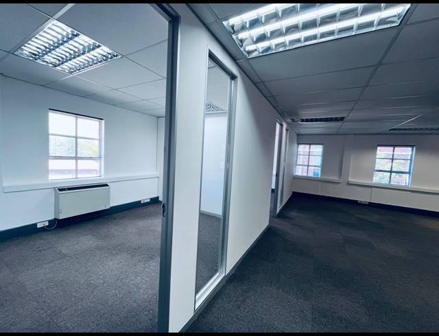 412M² OFFICE TO LET IN FOURWAYS